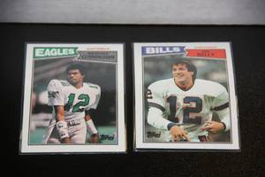 lot 29 image: 1987 Topps Football Complete Set  396 Cards