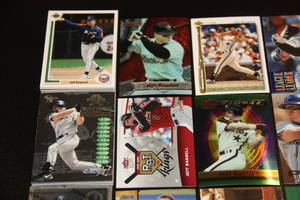 lot 40 image: Jeff Bagwell and Craig Biggio Baseball Card Lot  100 Cards
