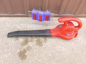 Craftsman 110 volt electric blower. Tested & works. As shown.