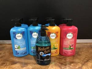 lot 7 image: Lot of 0 Large Herbal Essences Shampoo & Conditioners