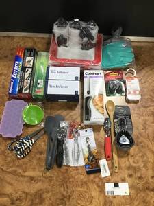 lot 14 image: HUGE Lot of Kitchen Cooking and Baking Tools and Utinsels