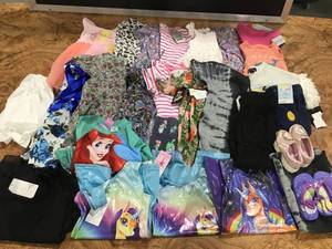 lot 26 image: Lot of Girls Clothing sizes 2T to 5T- Over 25 items