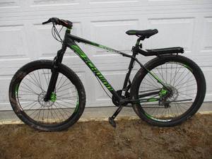 lot 3 image: Schwinn Bike