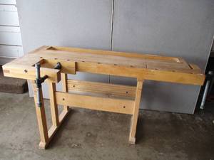 lot 1 image: Carpenters Workbench