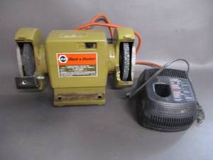 lot 40 image: Charger and Grinder