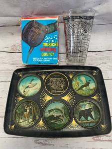 lot 16 image: Musical Whisky Pourer, Yellowstone 6 Pack Holder, Glass