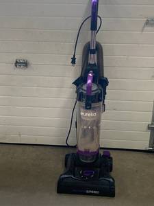 lot 23 image: Eureka Power Speed Vacuum