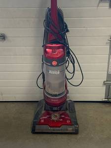 lot 24 image: Hoover Whole House Elite Windtunnel Vacuum