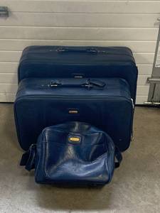 lot 47 image: Lot of 3 Vintage Sassoon Blue Suitcases
