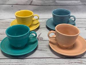 lot 53 image: Set of 4 Fiestaware Cup & Saucer