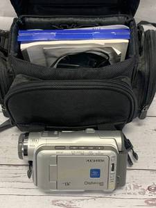 lot 59 image: Samsung Digicam Camcorder