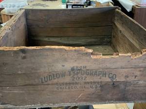 lot 65 image: Ludlow Antique Typograph Co. Wood Box