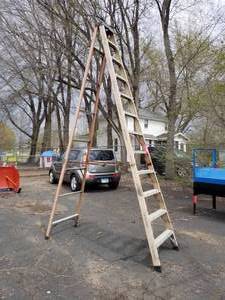 lot 219 image: Husky 12ft. Step Ladder