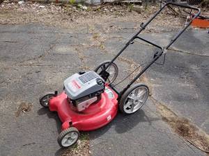 lot 241 image: MTD Lawn Chief 22in. Push Lawn Mower