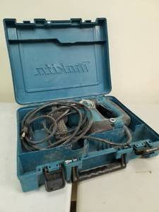 lot 110 image: Makita ConcreteSteel Saw HR2811F with Case