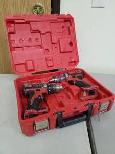lot 150 image: Lot of (2) Milwaukee Cordless Drills with Case