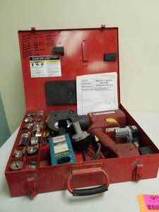 lot 159 image: Burndy Batool Series Battery Actuated Tool BAT750-14V with Metal Case