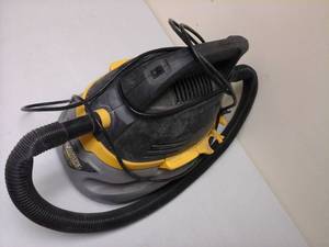lot 128 image: Stinger WetDry Shop Vacuum