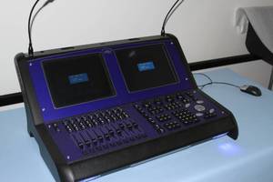 lot 3 image: Flying Pig  High End Systems Road Hog Professional Lighting Control Board