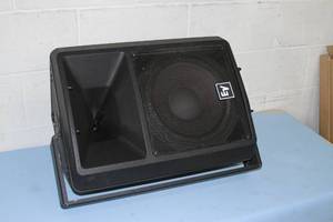 lot 100 image: EV  Electro-Voice 12 Passive Compact Pro Audio Loudspeaker  Speaker with Bracket