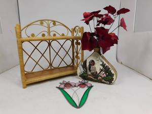 Wicker ShelfVase