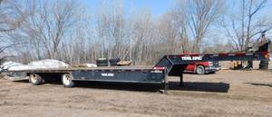 lot 3 image: 2007 Trail King Trailer