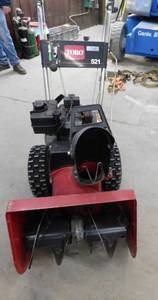 lot 45 image: Toro 521 Snowblower