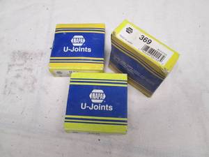 lot 159 image: 3 pcs NAPA U-Joints (369) (210-0153...
