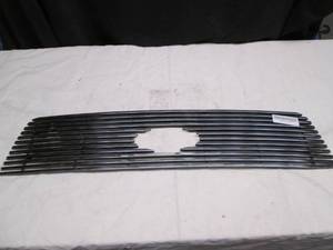 lot 163 image: Paramount Restyling Horizontal Bars...