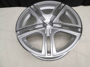 lot 182 image: Wheel Rim See Photo 4-PLT...