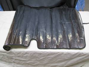 lot 216 image: Intro-Tech Windshield Snow Shade (M...