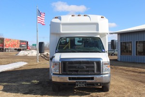 lot 5145 image: 2012 Ford E450 - 1 Owner -