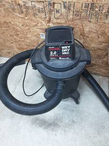 lot 6 image: Craftsman 6 Gallon 2 Hp. WetDry Shop Vacuum