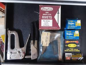 lot 16 image: Staple Gun & Staples, Rivet Gun & Rivets