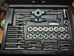 lot 18 image: Craftsman 39 Piece Standard Tap & Die Set