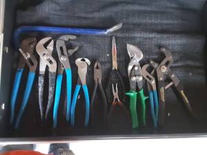 lot 26 image: Contents Of Drawer Tin Snips, Channel Locks, Nippers