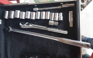 lot 38 image: Craftsman 12 Drive Ratchet, Breaker Bar, Sockets & Extensions