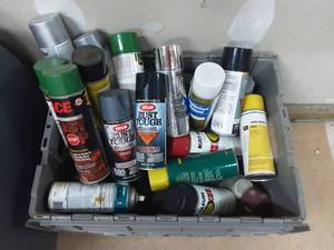 lot 83 image: Tote Of Assorted Spray Paint