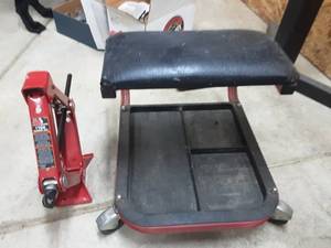 lot 90 image: Rolling Shop Stool & Big Red 1-Ton Jack