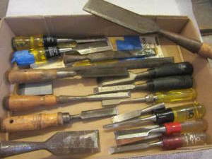 lot 44 image: Wood Chisels