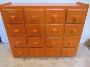 lot 101 image: Vintage Cabinet
