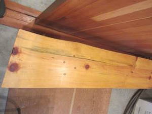 lot 105 image: Unique Bench