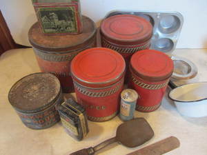 lot 108 image: Vintage Kitchenwares