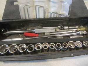 lot 127 image: 12 Drive Socket Set