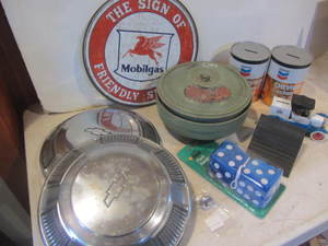 lot 117 image: Automotive Collectibles