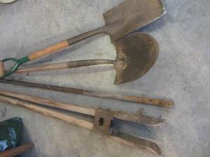 lot 186 image: Post Hole Digger, Shovels