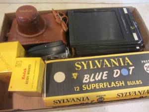 lot 258 image: Argus Camera & Bulbs