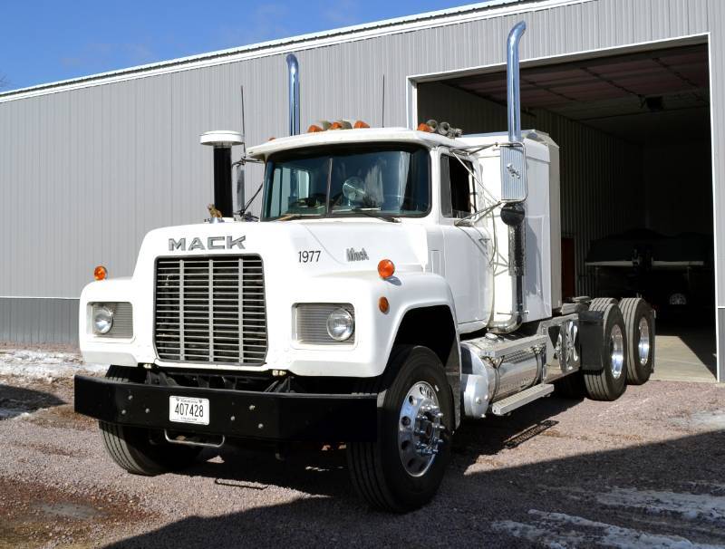 1977 Mack R685st "Gold Bulldog" Truck Rebuilt in 2011