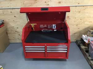 lot 2 image: Husky 36in 6 Drawer Tool Box Top
