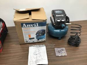 lot 14 image: Avanti 2 Gallon Pancake Compressor